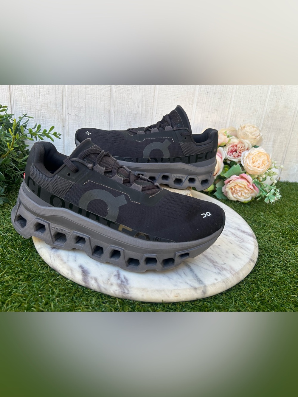 ON Cloudmonster running trainers in triple black wine size 8 gently used - Picture 7 of 16